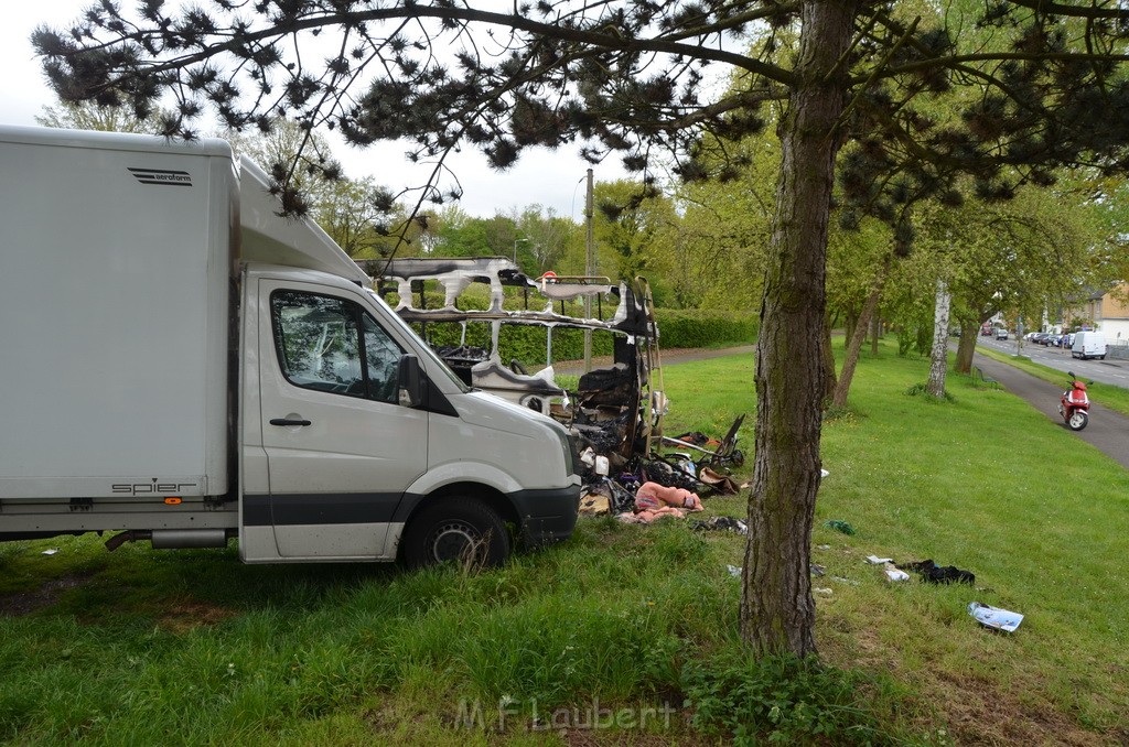 Wohnmobil ausgebrannt Koeln Porz Linder Mauspfad P115.JPG - Miklos Laubert